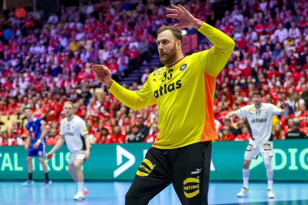 28.01.2026, Handball, Men s EHF EURO 2026, Deutschland - Frankreich, Jyske Bank Boxen in Herning, Dänemark, Main Round: Andreas Wolff (Germany 33) gestikulierend auf dem Spielfeld Dänemark