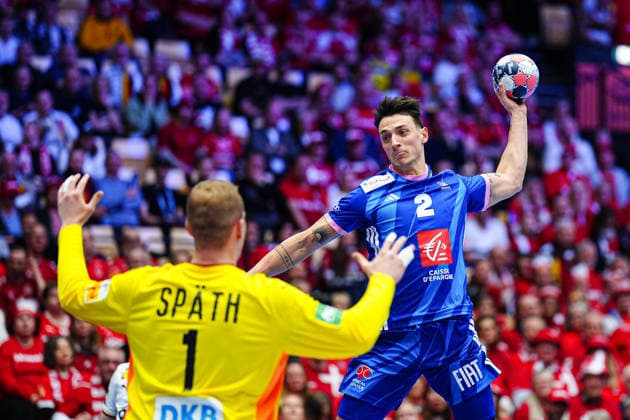 Wurf Tor Yanis Lenne (Frankreich, 02) DEN, Deutschland vs. Frankreich, Handball, EHF Europameisterschaft 2026, Hauptrunde, Spieltag 4, 28.01.2026 DEN, Deutschland vs. Frankreich, Handball, EHF Europameisterschaft 2026, Hauptrunde, Spieltag 4, 28.01.2026 Herning Copyright: xEibner-Pressefoto MarcelxvonxFehrnx EP_MFN