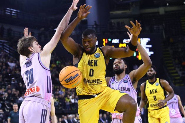 FIBA Basketball Champions League, AEK BC vs Alba Berlin - RaiQuan Gray of AEK BC in action against Anton Nufer of Alba Berlin during the FIBA Basketball Champions League regular season basketball match between AEK BC vs Alba Berlin in Athens, Greece, 28 January 2026. IMAGO ONE INCH PRODUCTIONS ATHENS Greece Copyright: xOnexInchxProductionsx 6828146