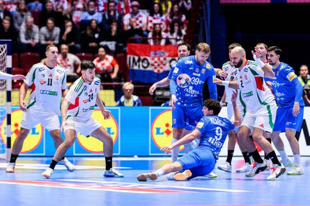 260128 Luka Lovre Klarica of Croatia och Adrian Sipos of Hungary during the EHF European Handball Championship main round match between Croatia and Hungary on January 28, 2026 in Malmö. Photo: Petter Arvidson BILDBYRAN kod PA PA1144 handball handboll handball handbolls-em 2026 croatia hungary kroatien ungern ehf european handball championship bbeng grappa33 Copyright: PETTERxARVIDSON BB260128PA086