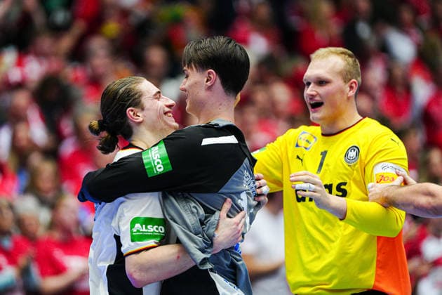 Deutschland jubelt Jubel nach Sieg Spielende DEN, Deutschland vs. Frankreich, Handball, EHF Europameisterschaft 2026, Hauptrunde, Spieltag 4, 28.01.2026 DEN, Deutschland vs. Frankreich, Handball, EHF Europameisterschaft 2026, Hauptrunde, Spieltag 4, 28.01.2026 Herning Copyright: xEibner-Pressefoto MarcelxvonxFehrnx EP_MFN