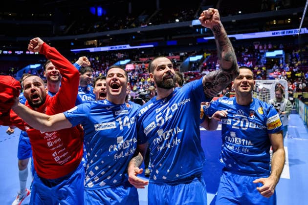 260128 Diano Cesko, Leon Susnja and Mateo Maras of Croatia celebrate after the EHF European Handball Championship main round match between Croatia and Hungary on January 28, 2026 in Malmö. Photo: Petter Arvidson BILDBYRAN kod PA PA1144 handball handboll handball handbolls-em 2026 croatia hungary kroatien ungern ehf european handball championship bbeng grappa33 jubel Copyright: PETTERxARVIDSON BB260128PA102