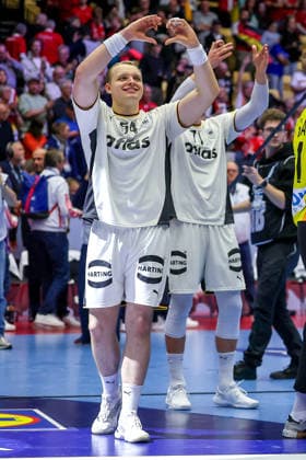 28.01.2026, Handball, Men s EHF EURO 2026, Deutschland - Frankreich, Jyske Bank Boxen in Herning, Dänemark, Main Round: Deutschland siegt gegen Frankreich und steht im halbfinale der EM. Abschlussjubel nach dem SIeg. Justus Fischer (Germany 54) Dänemark