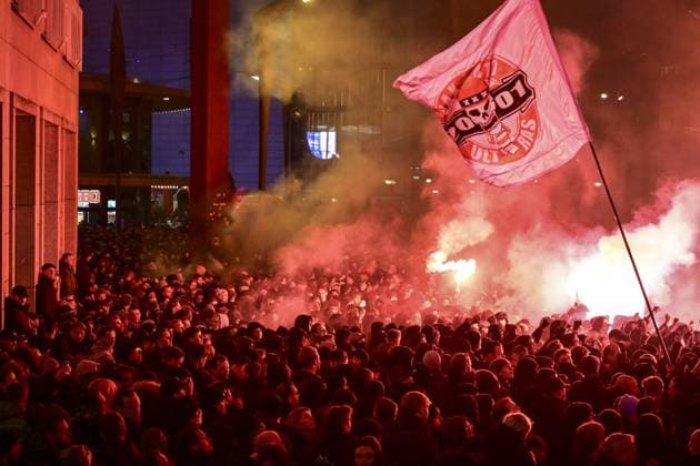 AMSTERDAM Supporters outside the stadium for the UEFA Champions League match between AFC Ajax and Olympiacos Piraeus at the Johan Cruijff ArenA on January 28, 2026, in Amsterdam, Netherlands. OLAF KRAAK ANP UEFA Champions League 2025-2026 xVIxANPxSportx xxANPxIVx 548909230 originalFilename: 548909230.jpg