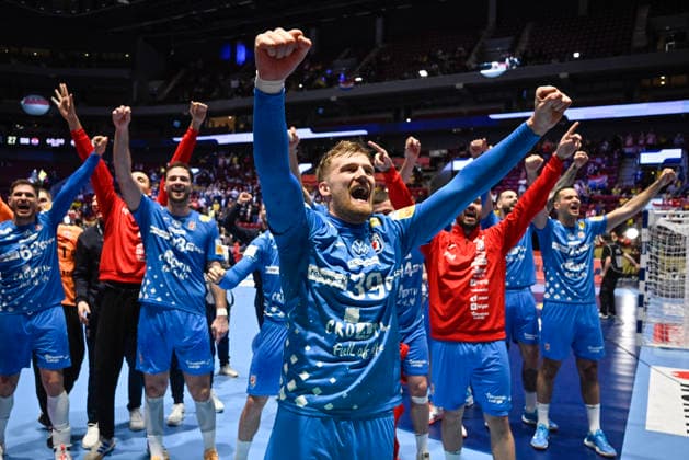 Croatia s David MandiÄ‡ celebrates with his teammates and fans after winning against Hungary, 27-25, during the 2026 EHF European Men s Handball Championship (the EHF Euro 2026) main round match between Croatia and Hungary at Malmö Arena, in Malmö, Sweden, on January 28, 2026. MALMÖ SWEDEN x50090x