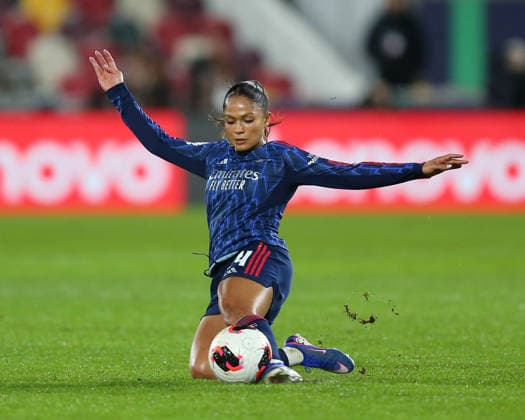 London, England, January 28 2026: Taylor Hinds (24 Arsenal) stretches to clear the ball during the FIFA Women s Champions Cup game between Arsenal FC and ASFAR at Gtech Community Stadium in London, England. (Photo by Jay Patel Sports Press Photo SPP) Copyright: xJayxPatel SportsxPressxPhoto SPPx Sportspressphoto_SPR86434