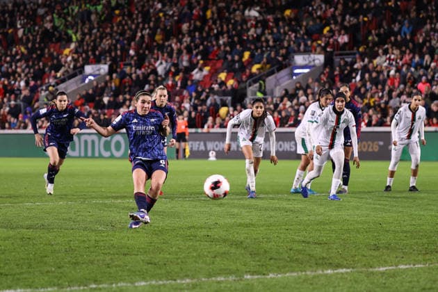 Arsenal v ASFAR Women 28 January 2026, London - FIFA Womens Champions Cup - Semi Final - Arsenal v ASFAR - Mariona Caldentey of Arsenal scores their third goal from the penalty spot - Photo: Jacques Feeney Offside. London UK Copyright: xJacquesxFeeneyx xOffsidexOffside