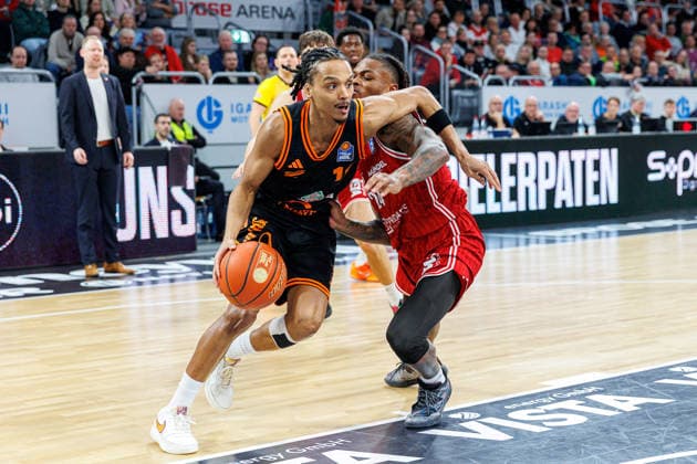 Alonzo Verge Jr. (Rasta Vechta, 11), Cobe Williams (BMA365 Bamberg Baskets, 24), BMA365 Bamberg Baskets vs. Rasta Vechta, Basketball, easyCredit BBL, 2. Spieltag, 28.01.2026 BMA365 Bamberg Baskets vs. Rasta Vechta, Basketball, easyCredit BBL, 2. Spieltag, 28.01.2026 Bamberg Copyright: xEibner-Pressefoto G.xSantemizx EP_EER