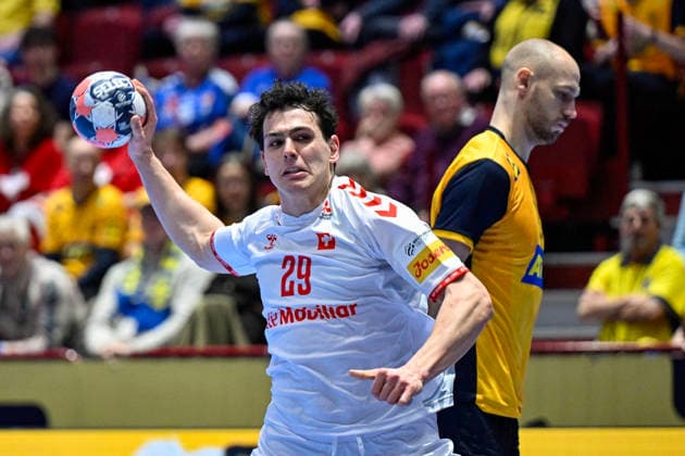 Switzerland s Samuel Zehnder shoots a shot during the European Handball Championship intermediate round match between Switzerland and Sweden at Malmö Arena, Malmö, Sweden, January 28, 2026. MALMÖ SWEDEN x50090x