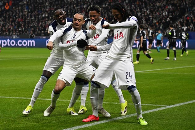 28.01.2026, xjhx, Fussball UEFA Champions League, Eintracht Frankfurt - Tottenham Hotspur v.l. Jubel nach dem aberkannten Tor von Xavi Simons (Tottenham Hotspur) Frankfurt am Main