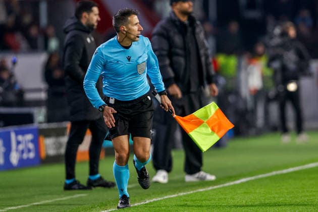 2026-01-28 PSV Eindhoven v FC Bayern Munich - UEFA Champions League 2025 26 League Phase MD8 EINDHOVEN, NETHERLANDS - JANUARY 28: Assistent Referee Bruno Jesus looks on during the UEFA Champions League 2025 26 League Phase MD8 match between PSV Eindhoven and FC Bayern Munich at Philips Stadion on January 28, 2026 in Eindhoven, Netherlands. Eindhoven Philips Stadion Netherlands Content not available for redistribution in The Netherlands directly or indirectly through any third parties. Copyright: xBroerxvanxdenxBoomx