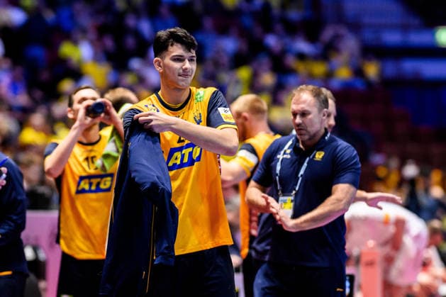 260128 Nikola Roganovic of Sweden during the EHF European Handball Championship main round match between Switzerland and Sweden on January 28, 2026 in Malmö. Photo: Petter Arvidson BILDBYRAN kod PA PA1145 handball handboll handball handbolls-em 2026 schweiz sverige sweden ehf european handball championship switzerland bbeng Copyright: PETTERxARVIDSON BB260128PA155