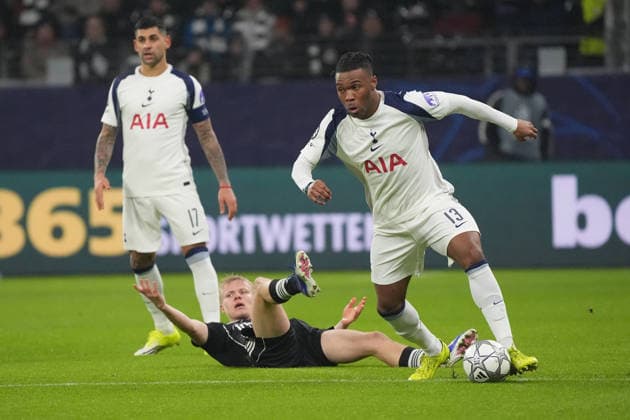 Destiny Udogie (Tottenham Hotspur, 13) - Frankfurt 28.01.2026: Eintracht Frankfurt vs. Tottenham Hotspurs, Deutsche Bank Park, 8. Spieltag Champions League