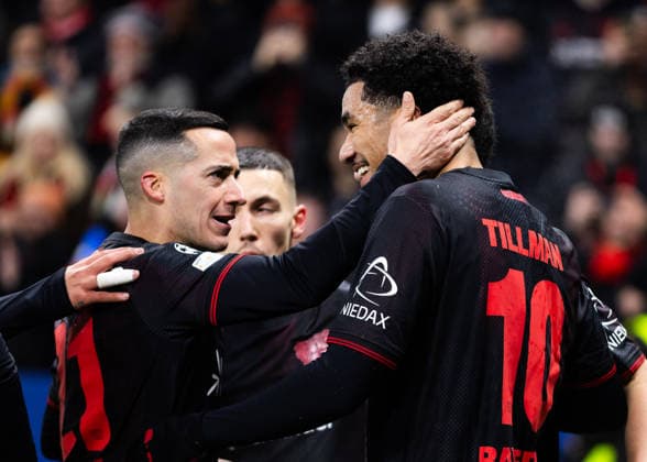 Leverkusen, Bayarena, 28.01.2026: Malik Tillman of Leverkusen (R) celebrates scoring the 1:0 goal with Lucas Vazquez of Leverkusen during the Championsleague match Bayer 04 Leverkusen vs. FC Villarreal.