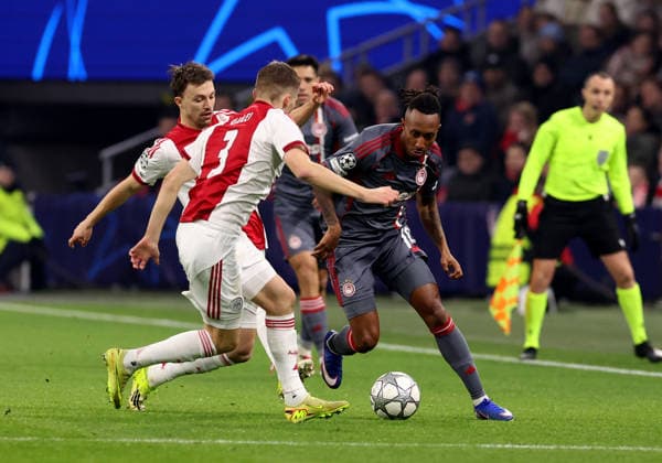 Gelson Martins of Olympiakos Piraeus with Anton Gaaei of AFC Ajax during the match AFC Ajax Amsterdam vs Olympiacos Piraues at the Johan Cruijff ArenA for the UEFA Champions League season 2025-2026 in AMSTERDAM, Netherlands on 28 january 2026 -