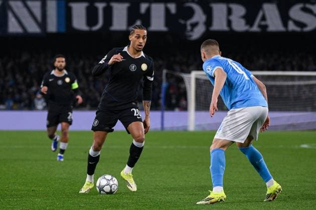 Joao Pedro of Chelsea Football Club on the ball while being defended by Alessandro Buongiorno of Napoli Napoli v Chelsea, UEFA Champions League, Group Stage, Football, Diego Armando Maradona Stadium, Naples, Italy - 28 Jan 2026Naples Diego Armando Maradona Stadium Italy EDITORIAL USE ONLY No use with unauthorised audio, video, data, fixture lists, club league logos or live services. Online in-match use limited to 120 images, no video emulation. No use in betting, games or single club league player publications. Copyright: xGiuseppexFama Shutterstockx 16429500aj