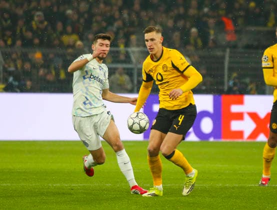Fussball UEFA Champions League 2025 26, 8. Spieltag Ligaphase - Borussia Dortmund vs Inter Mailand - Signal Iduna Park-Stadion (Dortmund): Nico Schlotterbeck (Borussia Dortmund, 4) Petar SuÄiÄ‡ Petar Sucic (Inter Mailand, 8) Dortmund Copyright: xAymanxAlahmedx