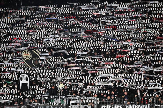 28.01.2026, xsltx, Fussball UEFA Champions League, Eintracht Frankfurt - Tottenham Hotspur v.l. Fans Eintracht Frankfurt, Stimmung, Schals, (DFL DFB REGULATIONS PROHIBIT ANY USE OF PHOTOGRAPHS as IMAGE SEQUENCES and or QUASI-VIDEO) Frankfurt am Main