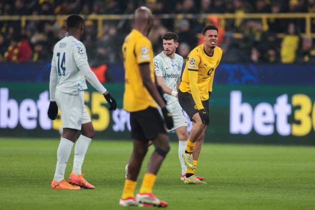 28.01.2026, UEFA Champions League, 8. Spieltag, Borussia Dortmund - Inter Mailand, Felix Nmecha (Borussia Dortmund) hat sich bei einem Schuss das Knie verdreht und hat danach Schmerzen, Dortmund Signal Iduna Park NRW Deutschland xRHR-FOTO DEx Copyright: DennisxEwert RHR-FOTOx RHR-FOTO DE