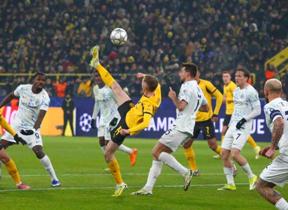 Fussball UEFA Champions League 2025 26, 8. Spieltag Ligaphase - Borussia Dortmund vs Inter Mailand - Signal Iduna Park-Stadion (Dortmund): Maximilian Beier (Borussia Dortmund, 14) Dortmund Copyright: xAymanxAlahmedx