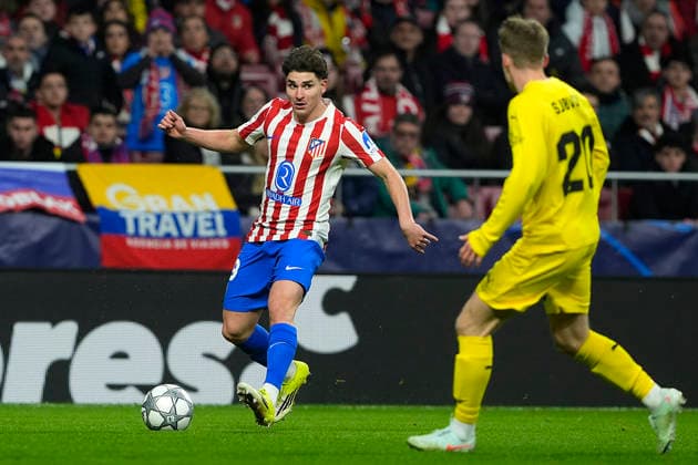 Atletico de Madrid s Julian Alvarez (l) and FK Bodo Glimt s Andreas Helmersen during Champions League 2025 2026, Round 8 match. January 28 ,2026. (2026012822)