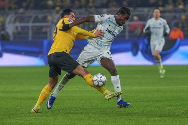 UEFA Champions League - Borussia Dortmund - Inter Mailand am 28.01.2026 im Signal Iduna Park in Dortmund Emre Can (Dortmund 23) im Zweikampf gegen Marcus Thuram (Inter 9).