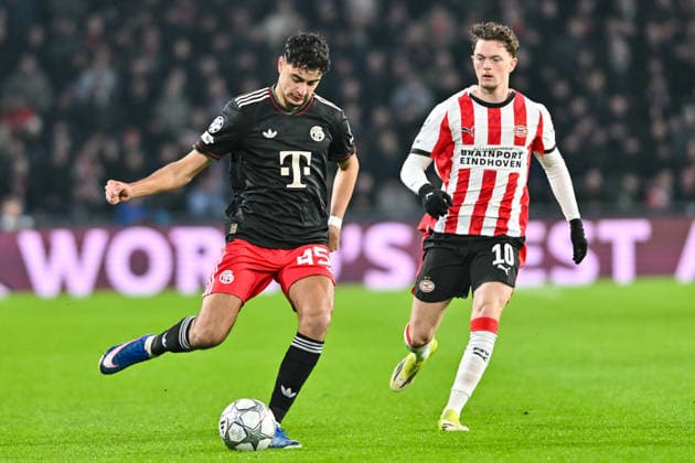 UEFA Champions League; PSV Eindhoven - FC Bayern München; 28.01.2026 EINDHOVEN, NETHERLANDS - 28. JANUARY: im Duell Aleksandar PAVLOVIC (FC Bayern Munich 45), und Paul WANNER (PSV Eindhoven 10) während dem Match zwischen PSV Eindhoven und dem FC Bayern München am 8. Spieltag der UEFA Champions League Gruppenphase im Philips Stadion Copyright: xBEAUTIFULxSPORTS Goldbergx