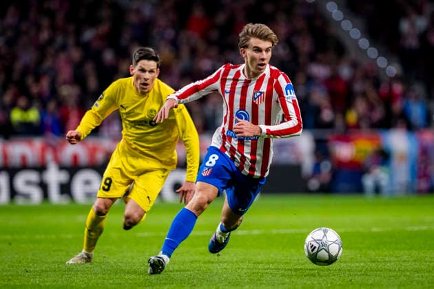 Atletico de Madrid v FK Bodo Glimt - UEFA Champions League 2025 26 League Phase MD8 Pablo Barrios of Atletico de Madrid (R) runs with the ball during the UEFA Champions League 2025 26 League Phase MD8 match between Atletico de Madrid and FK Bodo Glimt at Estadio Riyadh Air Metropolitano on January 28, 2026 in Madrid, Spain. Madrid Estadio Riyadh Air Metropolitano Madrid Spain Copyright: xAlbertoxGardinx AGardin_20260128_Foot_Cham_Atl_Mad_Bod_0428