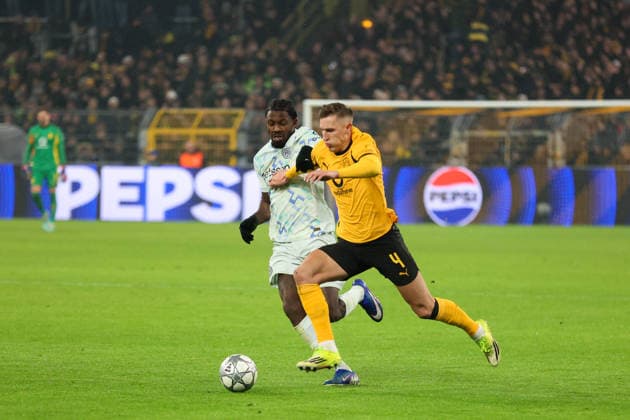 Zweikampf zwischen Nico Schlotterbeck (Borussia Dortmund) und Marcus Thuram (Inter Mailand) GER, Borussia Dortmund gegen Inter Mailand, Fussball, Champions League, 8.Spieltag, Spielzeit 2025 2026, 28.01.2026 DFL REGULATIONS PROHIBIT ANY USE OF PHOTOGRAPHS AS IMAGE SEQUENCES AND OR QUASI-VIDEO GER, Borussia Dortmund gegen Inter Mailand, Fussball, Champions League, 8.Spieltag, Spielzeit 2025 2026, 28.01.2026 Dortmund Copyright: xEibner-Pressefoto FrankxZeisingx EP_FZG