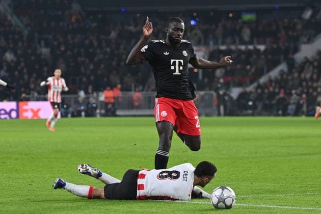 28.01.2026, xjrdrx, Fussball UEFA Champions League, PSV Eindhoven - FC Bayern Muenchen v.l. Sergino Dest (PSV Eindhoven) Dayot Upamecano (FC Bayern Muenchen) Zweikampf, Aktion, action, battle for the ball (DFL DFB REGULATIONS PROHIBIT ANY USE OF PHOTOGRAPHS as IMAGE SEQUENCES and or QUASI-VIDEO) Eindhoven
