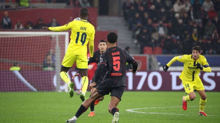 v.l. Nicolas Pepe (Villarreal CF 19), Loic Bade (Bayer Leverkusen, 05), Santi Comesana (Villarreal CF 14) GER, Bayer 04 Leverkusen vs. Villarreal CF, Fussball, Champions League, 8. Spieltag, Spielzeit 2025 2026, 28.01.2026 GER, Bayer 04 Leverkusen vs. Villarreal CF, Fussball, Champions League, 8. Spieltag, Spielzeit 2025 2026, 28.01.2026 Leverkusen Copyright: xEibner-Pressefotox xThomasxStoeckerx EP_TSR