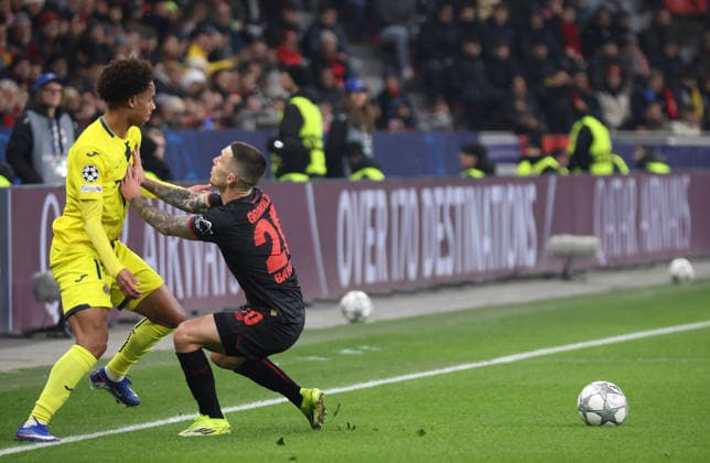 v.l. Tajon Buchanan (Villarreal CF 17) , Aleix Garcia (Bayer Leverkusen, 24) GER, Bayer 04 Leverkusen vs. Villarreal CF, Fussball, Champions League, 8. Spieltag, Spielzeit 2025 2026, 28.01.2026 GER, Bayer 04 Leverkusen vs. Villarreal CF, Fussball, Champions League, 8. Spieltag, Spielzeit 2025 2026, 28.01.2026 Leverkusen Copyright: xEibner-Pressefotox xThomasxStoeckerx EP_TSR