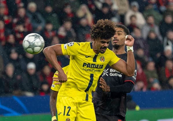 Kopfballduell zwischen Header duel between Renato Veiga (FC Villareal, 12) and Loic BADE (Bayer 04 Leverkusen, 5) Bayer 04 Leverkusen - FC Villareal, Leverkusen, BayArena, 28.01.2026, GER, Herren, UEFA Champions League, Season 2025-2026 UEFA regulations prohibit any use of photographs as image sequences and or quasi-video. Copyright: HMBxMedia xMarcoxBader