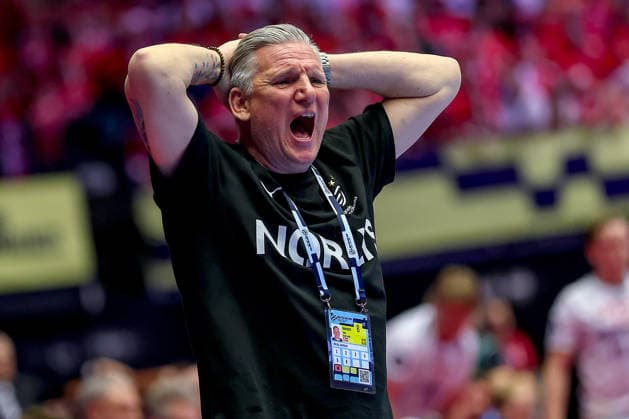 28.01.2026, Handball, Men s EHF EURO 2026, Dänemark - Norwegen, Jyske Bank Boxen in Herning, Dänemark, Main Round: Headcoach Nikolaj Jacobsen (Denmark hc) gestikulierend am Spielfeldrand Dänemark