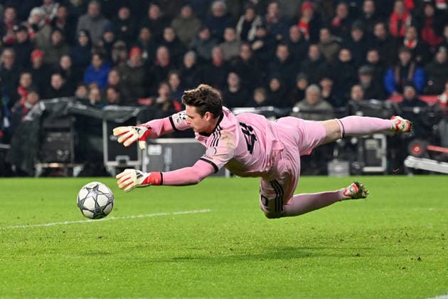 28.01.2026, xjrdrx, Fussball UEFA Champions League, PSV Eindhoven - FC Bayern Muenchen v.l. Jonas Urbig (FC Bayern Muenchen) (DFL DFB REGULATIONS PROHIBIT ANY USE OF PHOTOGRAPHS as IMAGE SEQUENCES and or QUASI-VIDEO) Eindhoven