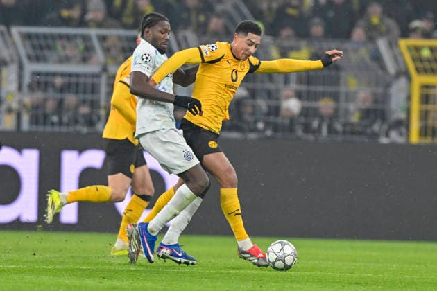 v. li. im Zweikampf Marcus Thuram (Inter 9) Jobe Bellingham (Dortmund 7) 28.01.2026 Fussball, Champions League, Borussia Dortmund vs Inter Mailand , Signal Iduna Park, Dortmund,
