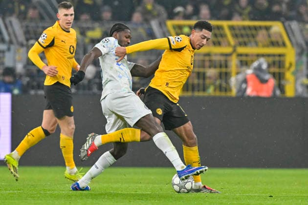 v. li. im Zweikampf Marcus Thuram (Inter 9) Jobe Bellingham (Dortmund 7) 28.01.2026 Fussball, Champions League, Borussia Dortmund vs Inter Mailand , Signal Iduna Park, Dortmund,