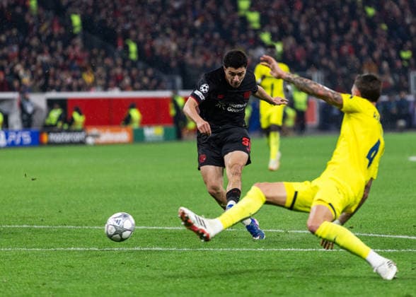 Leverkusen, Bayarena, 28.01.2026: Ibrahim Maza of Leverkusen challenges Rafa Marin of Villareal during the Championsleague match Bayer 04 Leverkusen vs. FC Villarreal.