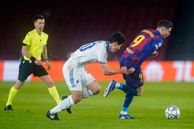ESP: FC Barcelona, Barca v FC Copenhague. UEFA Champions League. Matchday 8. Robert Lewandowski of FC Barcelona and Junnossuke Suzuki of FC Copenhague during the UEFA Champions League match, match day 8, between FC Barcelona and FC Copenhague, Spotify Camp Nou Stadium on January 28, 2026 in Barcelona, Spain. kpng Copyright: xSergioxRuizx xImagox PS_260128_BAR_COP_024