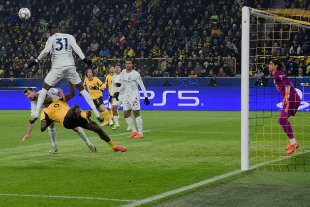 Yann Bisseck (Inter 31) vereitelt Torchance von Serhou Guirassy (Dortmund 9) 28.01.2026 Fussball, Champions League, Borussia Dortmund vs Inter Mailand , Signal Iduna Park, Dortmund,