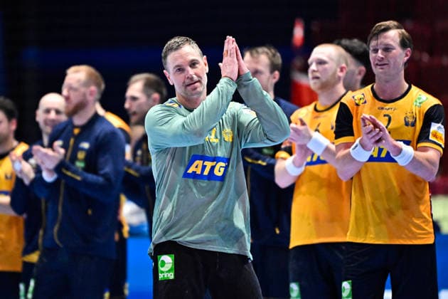 MALMÖ, SVERIGE 20260128 Sveriges malvakt Andreas Palicka och hans lagkamrater tackar publiken efter matchen i mellanrundan i handbolls-EM mellan Schweiz och Sverige i Malmö Arena, Malmö, Sverige, 28 januari, 2026. MALMÖ SVERIGE x50090x