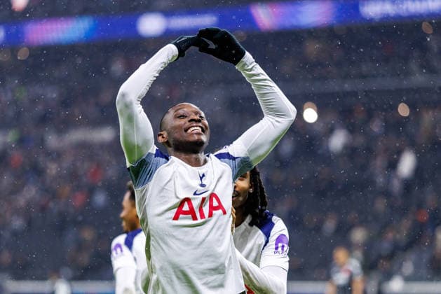 FRANKFURT, DEUTSCHLAND - JANUARY 28: Randal Kolo Muani (Tottenham Hotspur, 39) celebrates scoring his team s first goal with teammates during the UEFA Champions League match between Eintracht Frankfurt vs. Tottenham Hotspur at Eintracht Frankfurt Stadium on matchday 8 of the League Phase on January 28, 2026 in Frankfurt, Deutschland. Hessen Deutschland Copyright: xStephanxHahnex