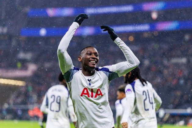 FRANKFURT, DEUTSCHLAND - JANUARY 28: Randal Kolo Muani (Tottenham Hotspur, 39) celebrates scoring his team s first goal with teammates during the UEFA Champions League match between Eintracht Frankfurt vs. Tottenham Hotspur at Eintracht Frankfurt Stadium on matchday 8 of the League Phase on January 28, 2026 in Frankfurt, Deutschland. Hessen Deutschland Copyright: xStephanxHahnex