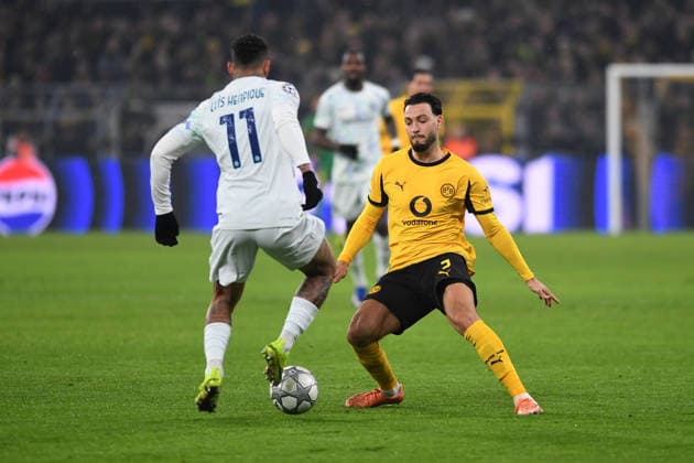 Luis Henrique (FC Internazionale) und Ramy Bensebaini (Borussia Dortmund) im Zweikampf waehrend des Spiels der UEFA Champions League 2025 26, 8. Spieltag Ligaphase zwischen Borussia Dortmund und Inter Mailand, BVB Stadion am 28. January 2026 in Dortmund, Deutschland. (Foto von Ralf Treese DeFodi Images) +++ Luis Henrique (FC Internazionale) und Ramy Bensebaini (Borussia Dortmund) battle for the ball during the UEFA Champions League 2025 26 League Phase MD8 match between Borussia Dortmund and FC Internazionale Milano at BVB Stadion Dortmund on January 28, 2026 in Dortmund, Germany. (Photo by Ralf Treese DeFodi Images) -
