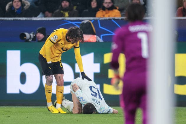 28.01.2026, UEFA Champions League, 8. Spieltag, Borussia Dortmund - Inter Mailand, v. l. Fabio Silva (Borussia Dortmund) kümmert sich um den verletzen Francesco Acerbi (Inter Mailand), Dortmund Signal Iduna Park NRW Deutschland xRHR-FOTO DEx Copyright: DennisxEwert RHR-FOTOx RHR-FOTO DE