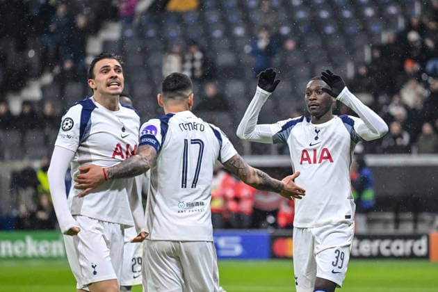 Randal Kolo Muani (Tottenham Hotspur) celebrates after scoring his team s first goal with teammates during the UEFA Champions League 2025 26 League Phase MD8 match between Eintracht Frankfurt and Tottenham Hotspur at Frankfurt Stadion on January 28, 2026 in Frankfurt am Main, Germany. (Photo by Harry Langer DeFodi Images) -