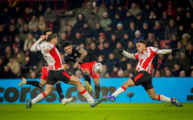 Eindhoven, Netherlands, 28th Jan 2026. Luis Diaz (FCB) PSV Eindhoven - FC Bayern München 28.01.2026