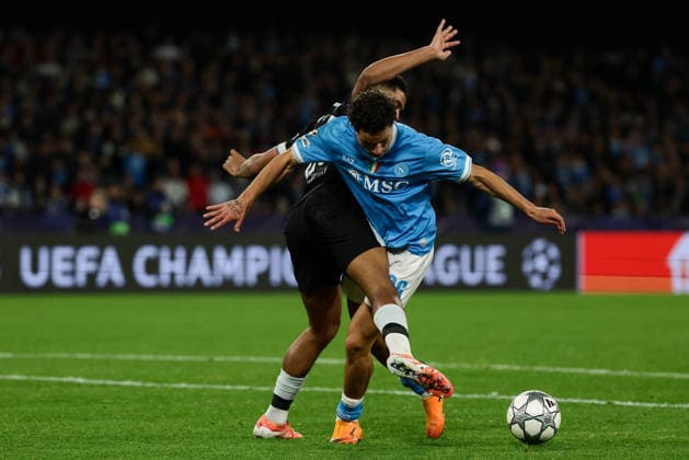 Napoli™s Antonio Vergara, Chelsea s Wesley Fofana during the UEFA Champions League football match between Napoli vs Chelsea - Champions League 2025 2026 - Diego Armando Maradona stadium January 28, 2026 Naples, Italy soccer  Copyright: xAlessandroxGarofalo LaPressex
