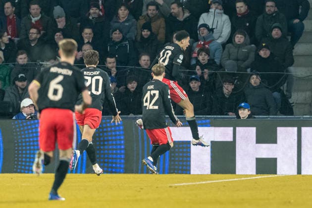 Jamal Musiala (FC Bayern München) celebrates after scoring his team s first goal with teammates during the UEFA Champions League 2025 26 League Phase MD8 match between PSV Eindhoven and FC Bayern München at PSV Stadion on January 28, 2026 in Eindhoven, Netherlands. -