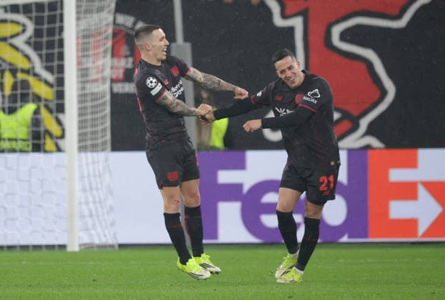 Alejandro Grimaldo (B04, L) Torjubel 3-0 mit Lucas Vazquez (B04), UEFA Champions League, 8. Spieltag, Bayer 04 Leverkusen vs FC Villarreal, Bayarena Leverkusen, Deutschland, 28.01.2026.